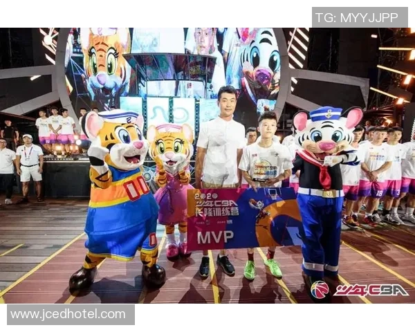 重庆篮球队战术揭秘：从基础训练到比赛策略的全方位分析