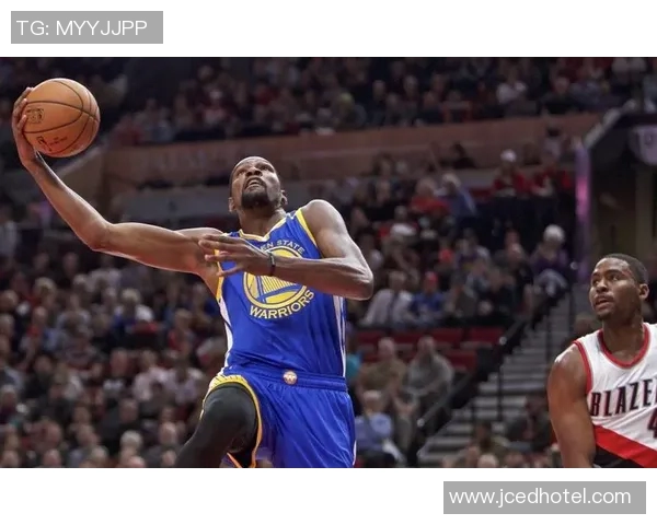 勇士与黄蜂激战正酣视频直播全程回顾精彩瞬间与精彩数据分析 勇士与黄蜂激战正酣视频直播全程回顾精彩瞬间与精彩数据分析